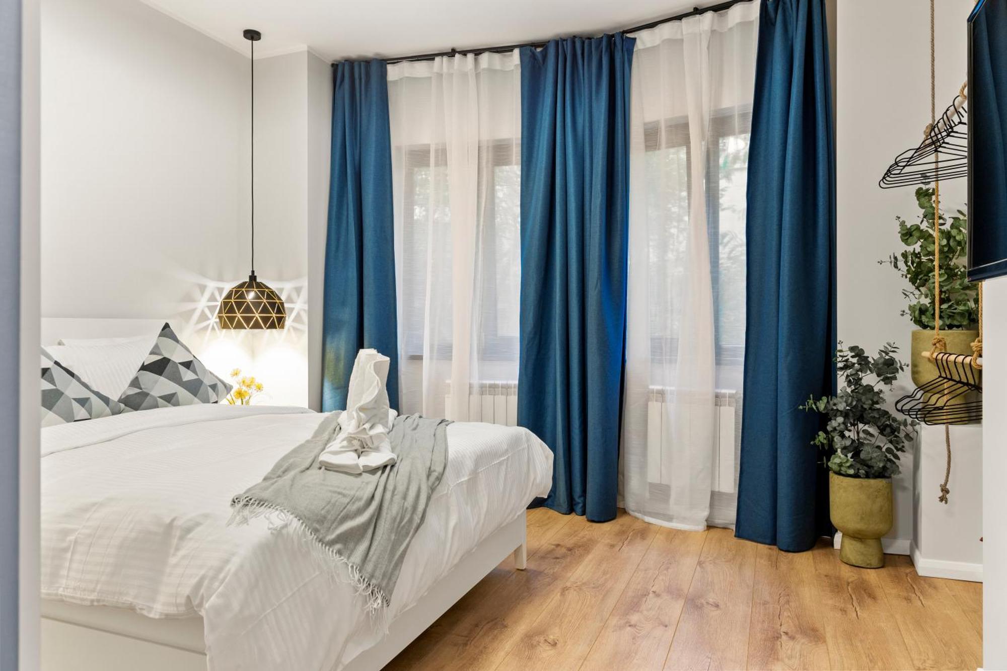 Tova Pearl - Cozy, Modern 2br Apt, Dt, Ultracentral, Chabad Across Street, 20 Min Walk To Old Town *