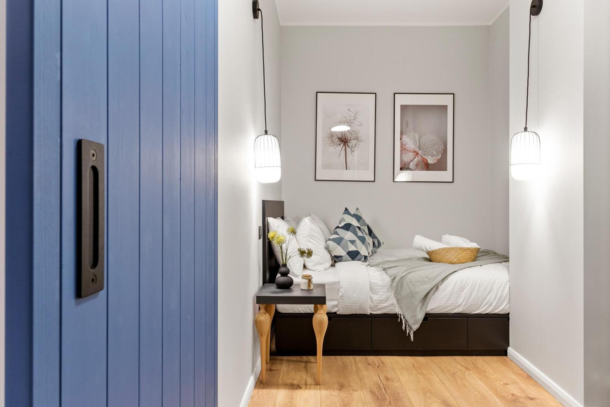 Tova Pearl - Cozy, Modern 2br Apt, Dt, Ultracentral, Chabad Across Street, 20 Min Walk To Old Town