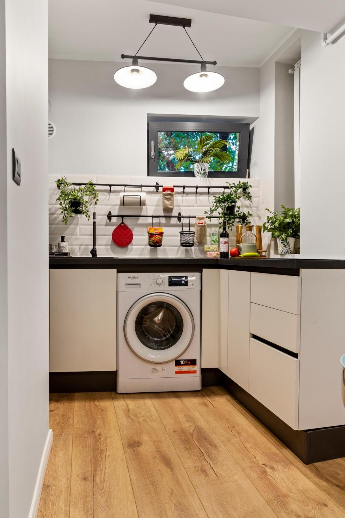 Tova Pearl - Cozy, Modern 2br Apt, Dt, Ultracentral, Chabad Across Street, 20 Min Walk To Old Town Apartament