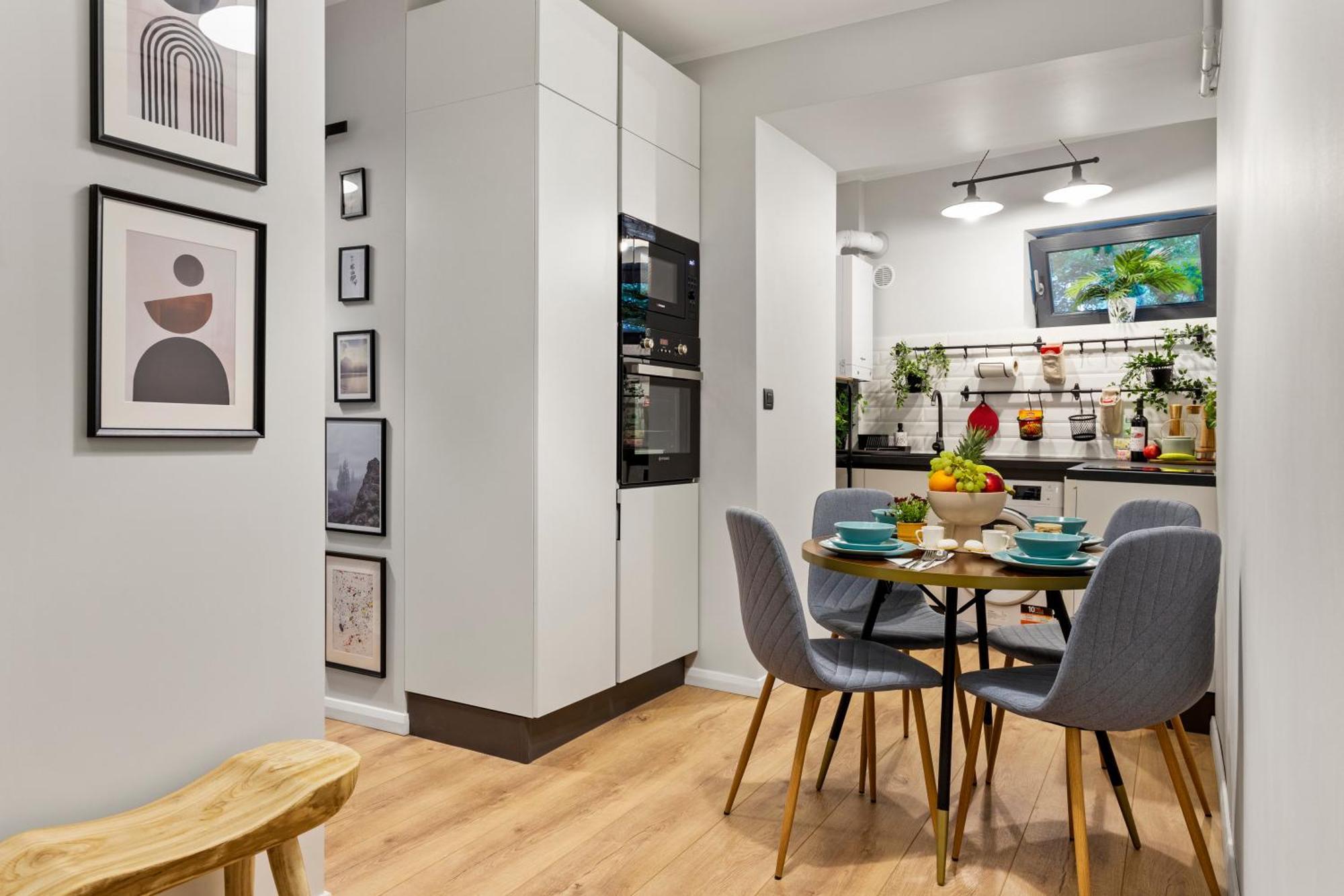 Apartament Tova Pearl - Cozy, Modern 2br Apt, Dt, Ultracentral, Chabad Across Street, 20 Min Walk To Old Town *
