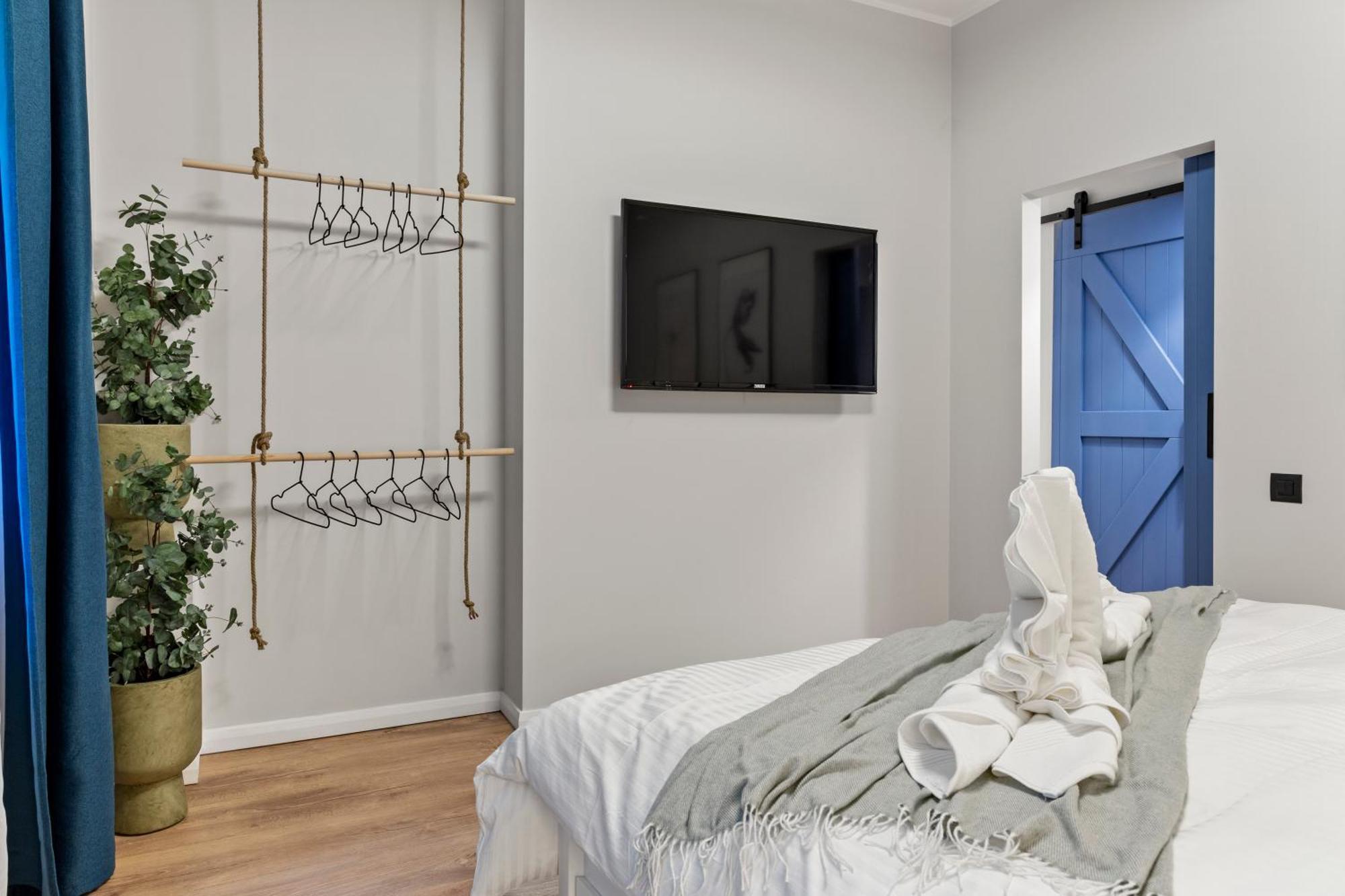 Tova Pearl - Cozy, Modern 2br Apt, Dt, Ultracentral, Chabad Across Street, 20 Min Walk To Old Town Apartament