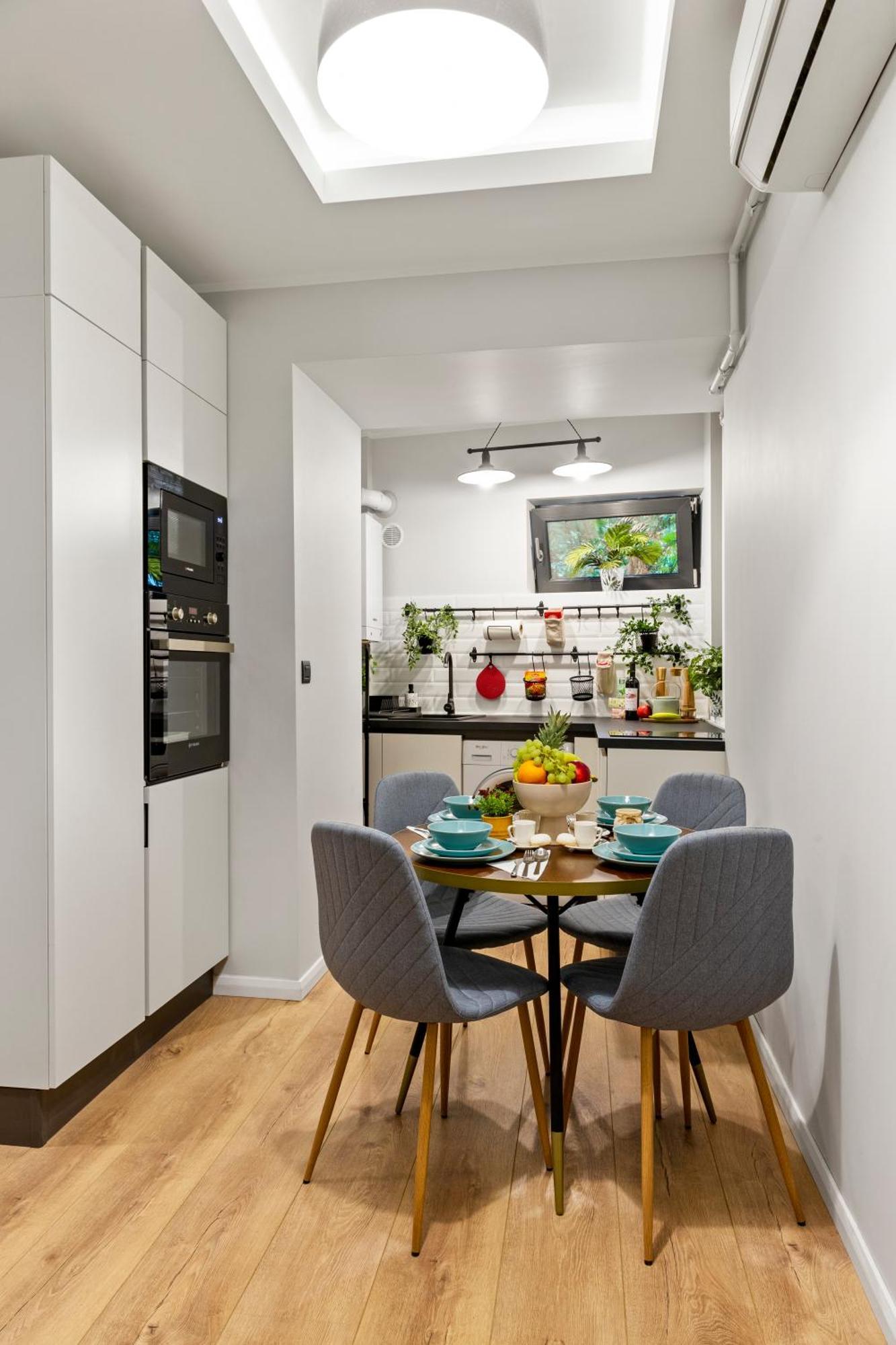 Tova Pearl - Cozy, Modern 2br Apt, Dt, Ultracentral, Chabad Across Street, 20 Min Walk To Old Town Apartament Bucureşti