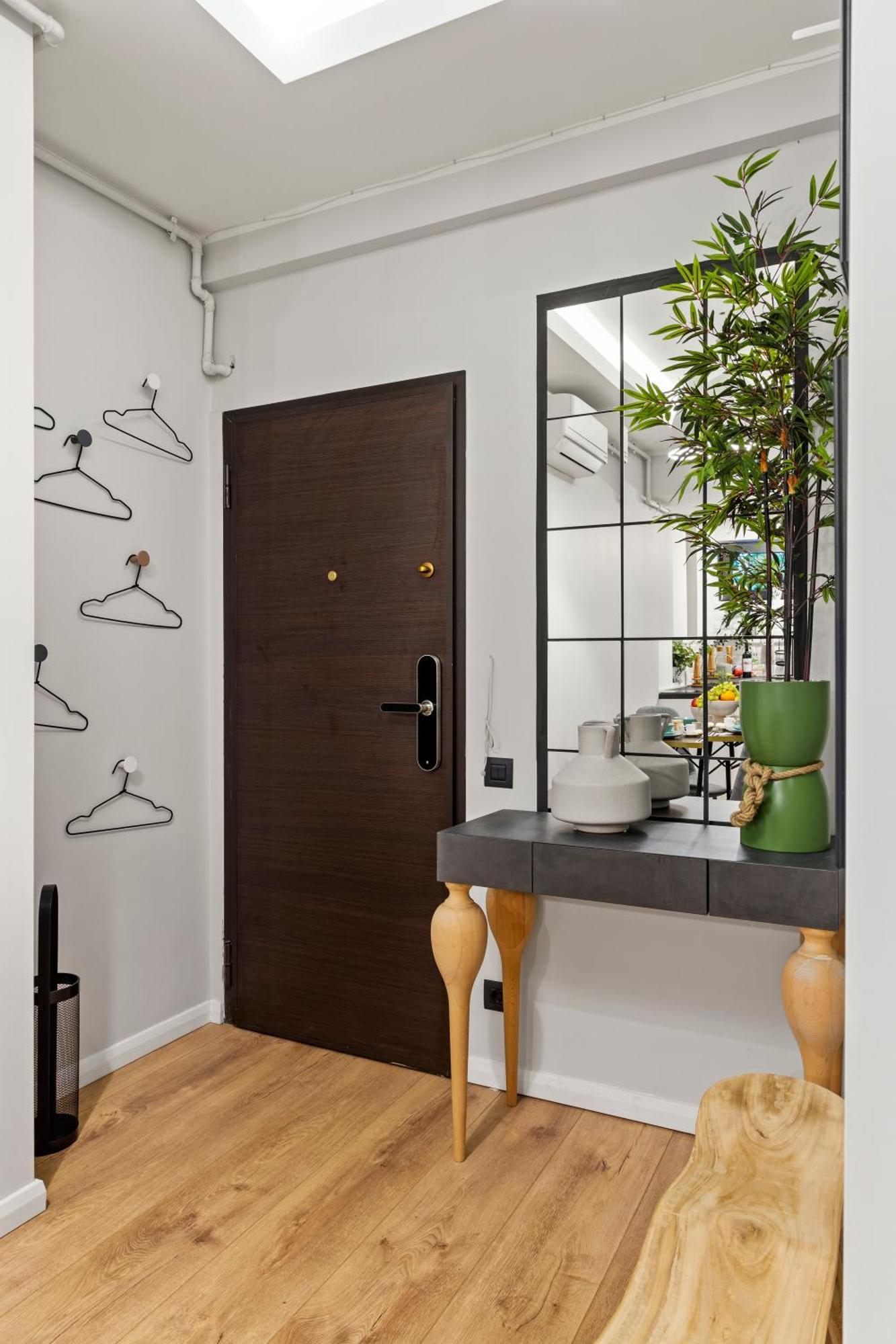 Tova Pearl - Cozy, Modern 2br Apt, Dt, Ultracentral, Chabad Across Street, 20 Min Walk To Old Town Apartament